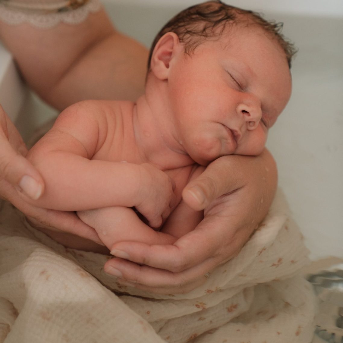 bain bébé thérapeutique 76 apaisement détente bébé bain enveloppé 76 seine maritime